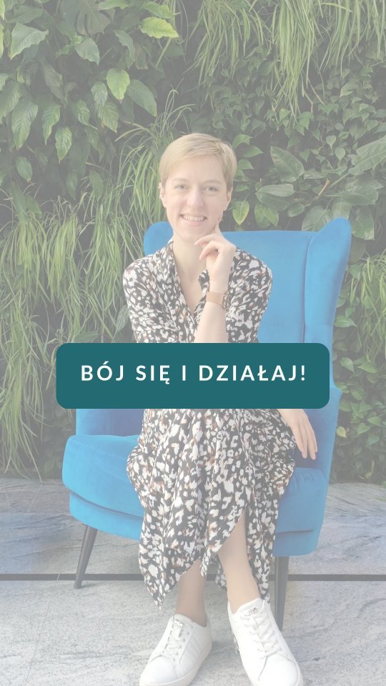 W ostatnim czasie miałam przyjemność współpracować przy tworzeniu strony Ani, już niedługo rezultaty pracy na moim profilu 😉Ania z @blizej_siebie_photo wykonała mi moją pierwszą, profesjonalną sesję zdjęciową. (zdjęcia do dokumentów czy komunijne się nie liczą 😉)Bardzo obawiałam się sesji, bo nigdy nie lubiłam jak ktoś robił mi zdjęcia, więc miałam sporo obaw…Ale wyszło bardzo fajnie, atmosfera była przyjazna i bardzo wspierająca, szybko zapomniałam o swoich obawach i bardzo się cieszę, że się odważyłam i wyszłam ze swojej strefy komfortu. Do następnej sesji (tak, tak myślę o jeszcze jednej) na pewno podejdę z większym spokojemBój się i rób 😉 Sesja to kolejny dowód na to, że warto działać mimo strachu 😉#sesjafotograficzna #tworzeniestron #sesjazdjeciowa #współpraca #fotografia